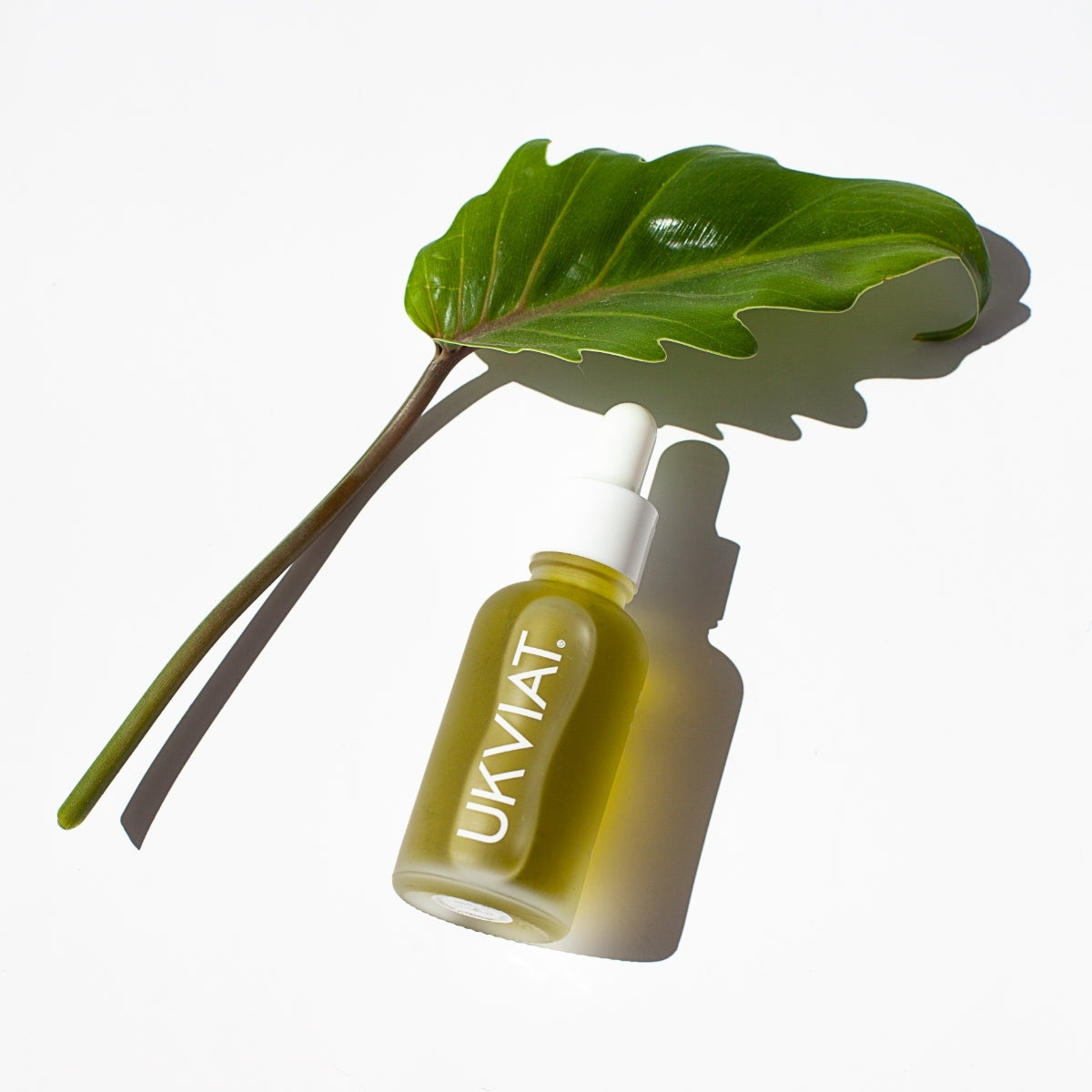 green protective <br> facial serum