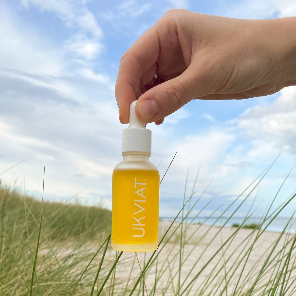 yellow revitalising <br> facial serum